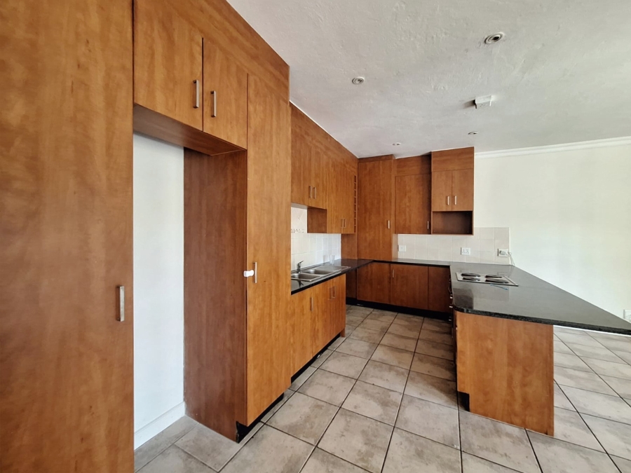 To Let 3 Bedroom Property for Rent in Meerhof North West